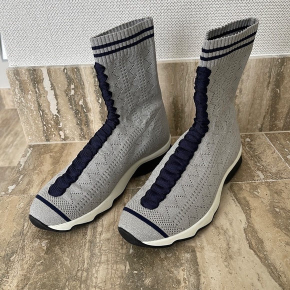 FENDI BOOTIES - Picture 2 of 9